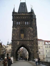 Staroměstská mostecká věž - převzato z http://www.accommodationinczech.com/info_files/photos/star_v.jpg